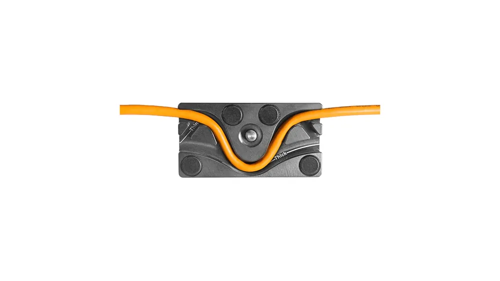 Tether Tools Plaque TetherBlock pour le serrage de câbles avec des connexions de 1/4″ et 3/8 Prezzo Ridotto